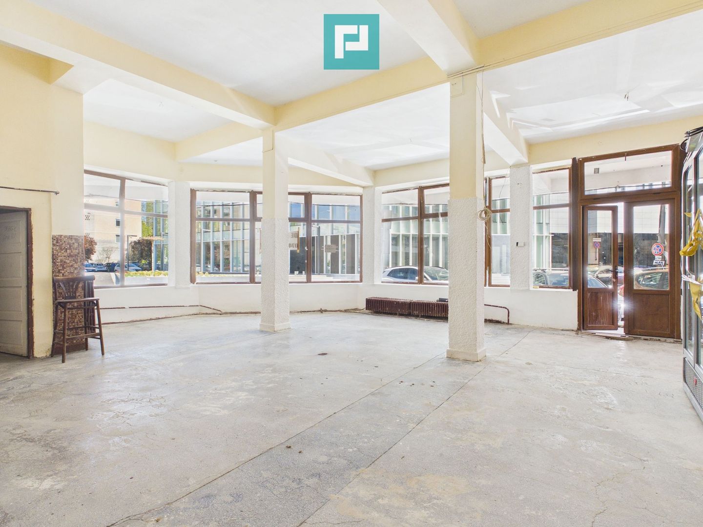 Spațiu comercial 269 mp zonă centrală Oradea - Poză 1