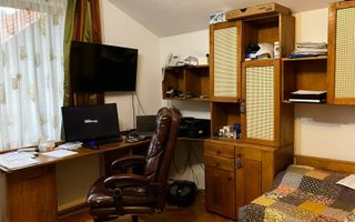 Vilă de închiriat – 260 mp utili, teren 1300 mp, 5 dormitoare, 3 băi, 3 balcoane - Poză 17