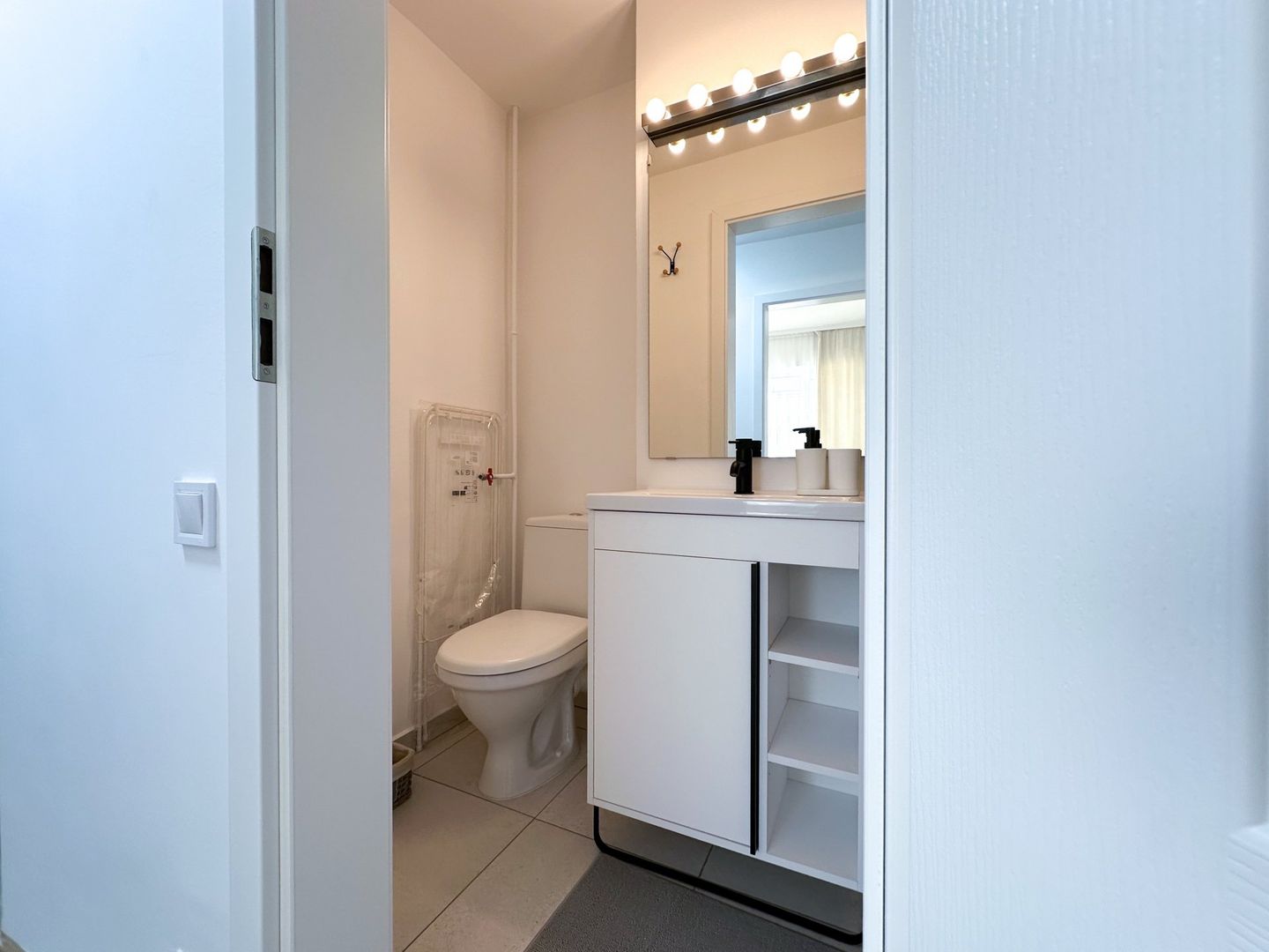 4 camere, 3 dormitoare, 2 băi, boiler, complet renovat - Poză 8