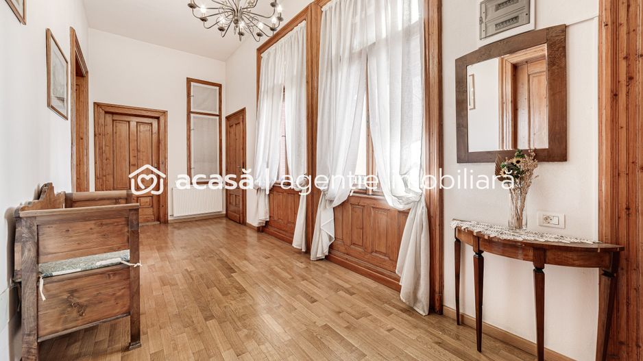 Bijuterie arhitecturală cu istorie. Confort modern, Ultracentral. - Poză 4