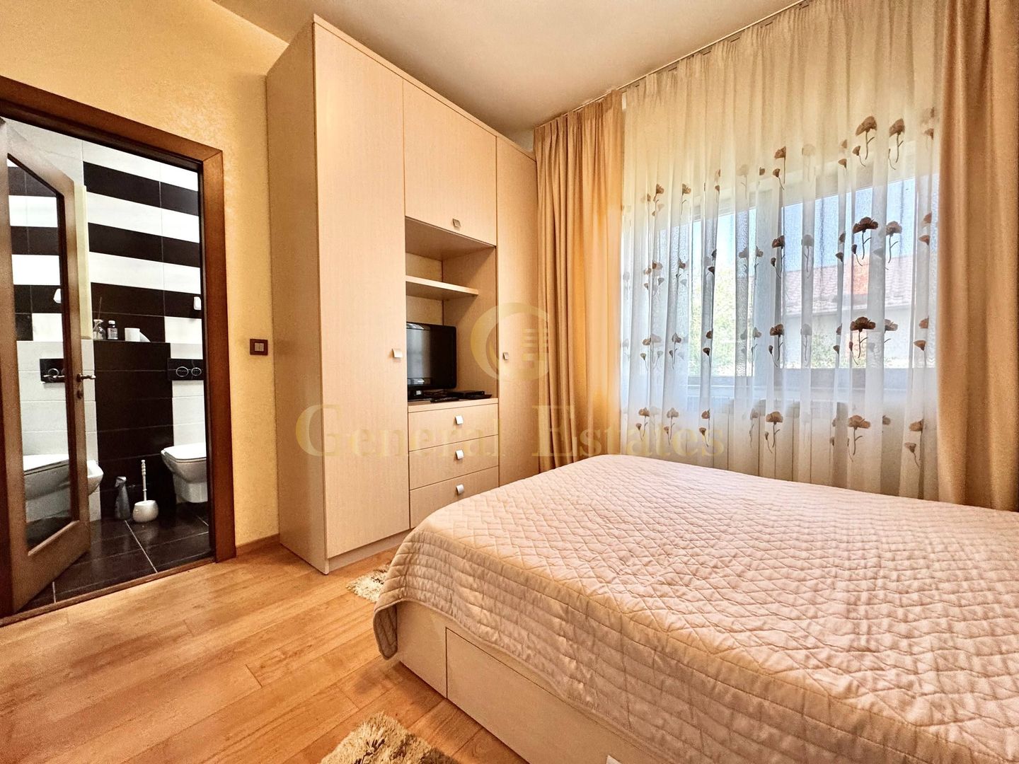 Vînzare Casă în 3 Nivele -Hlincea - 343 m.p. - Poză 10