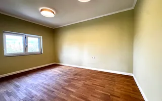 Casa spațioasă, cu teren generos, zona liniștită - in Braytim - Poză 18