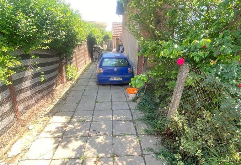 Apart la casa Bogdanestilor  curte  acces cu masina centrala proprie - Poză 18