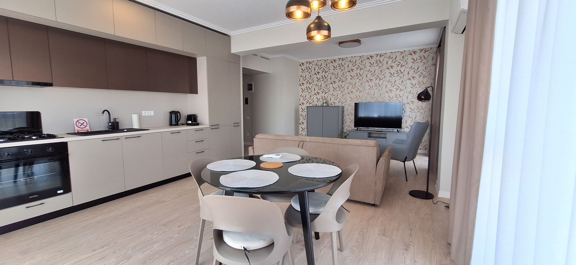 Apartament mobilat si utilat cu 2 locuri de parcare - Poză 3