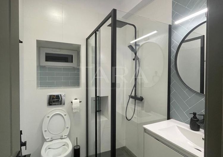 Spațiu ideal pentru locuință, birou, cabinet sau investiție. - Poză 4