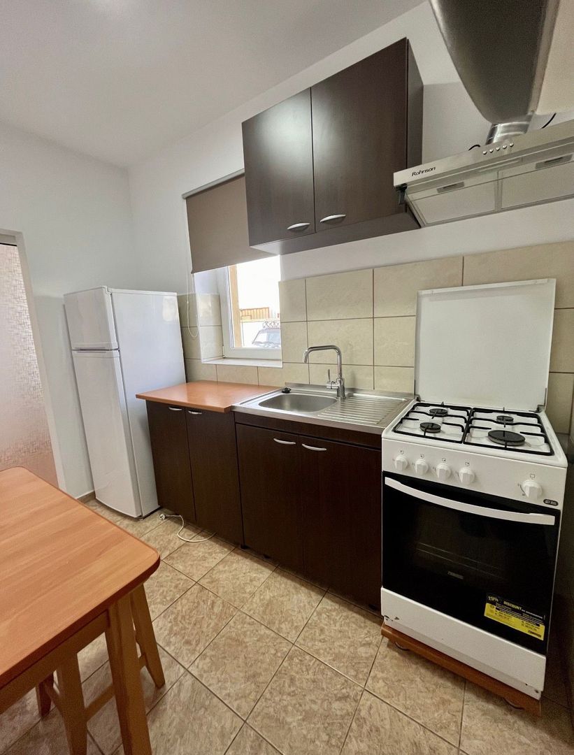 GARS. 1 DECEMBRIE 1918, BUCATARIE INCHISA, CENTRALA, METROU 10 MINUTE - Poză 4