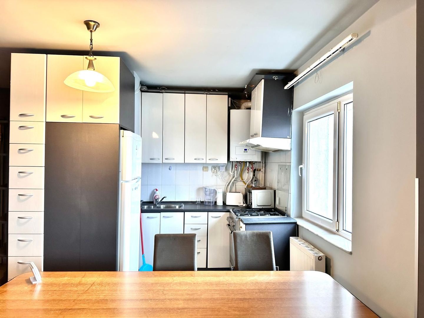 Apartament spatios 4 camere + parcare, pretabil ptr ERASMUS - Poză 4
