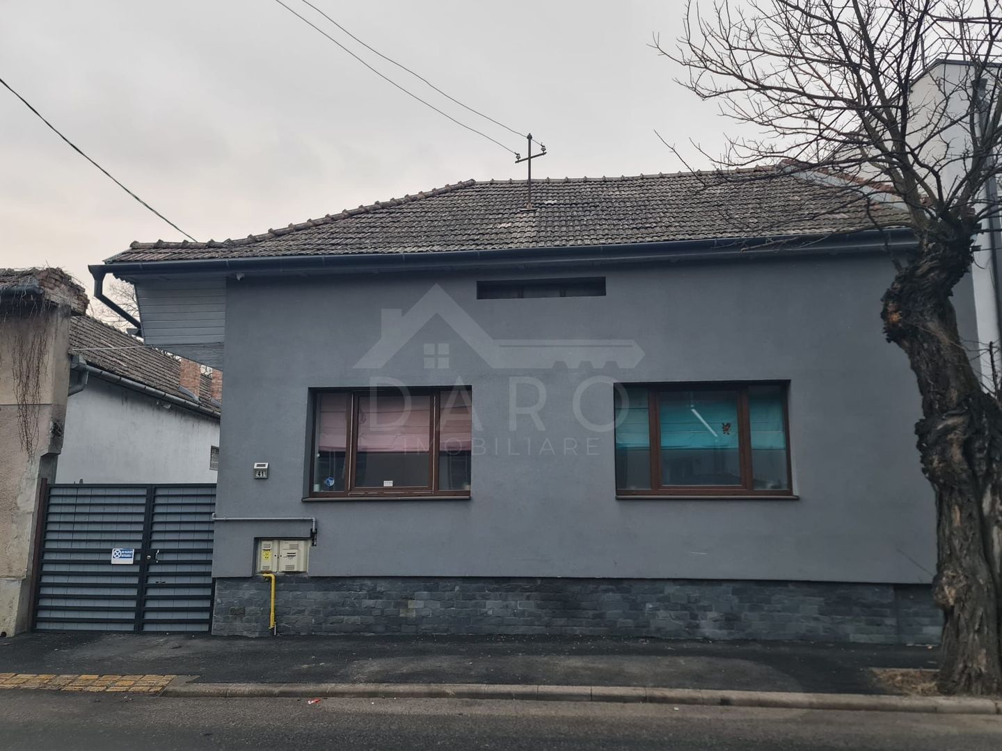 Casa in Târgu Mureș zona centrala singur in curte - Poză 3