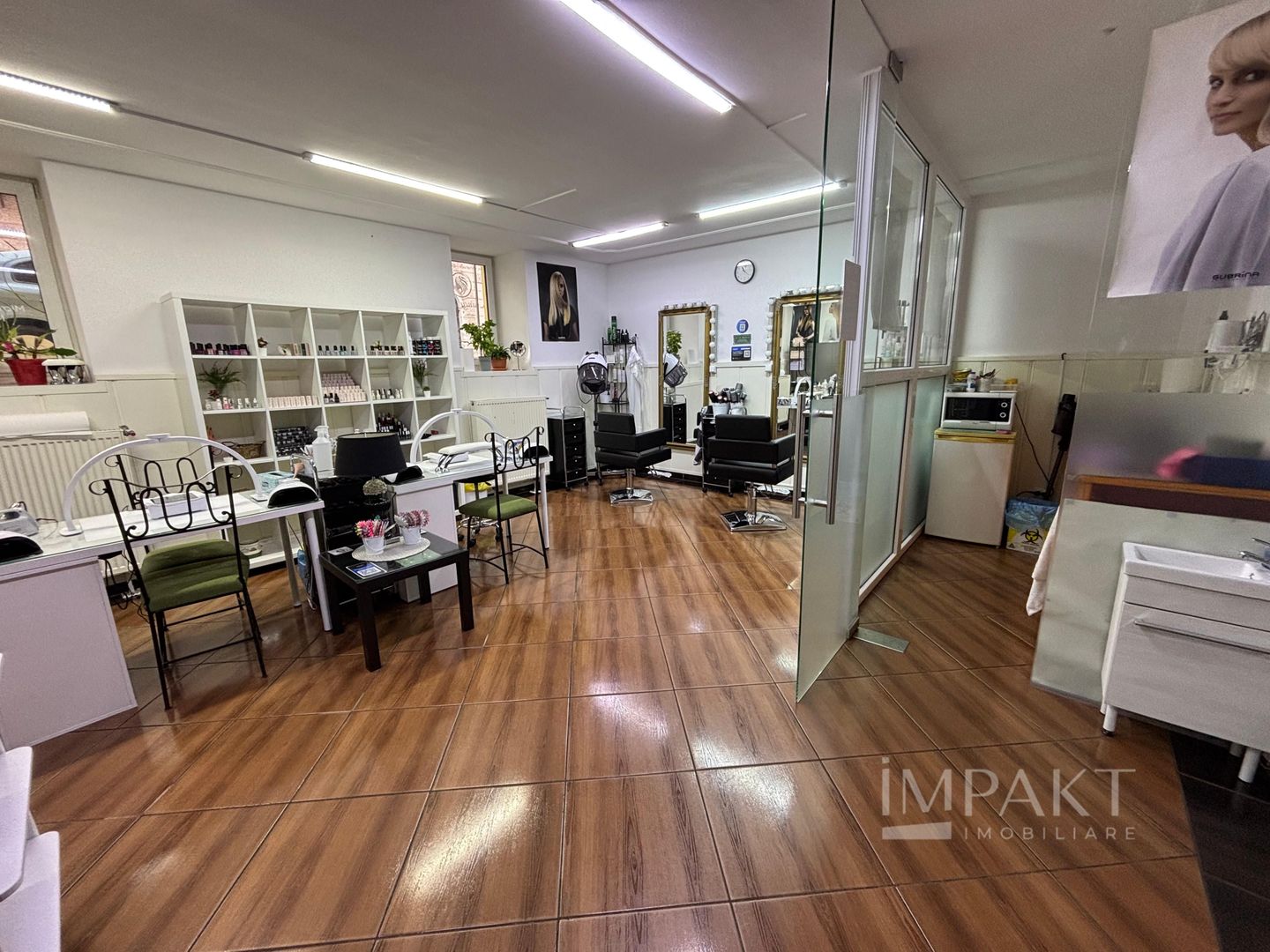 Dau in chirie spatiu comercial Cluj- salon infrumusetare - Poză 1