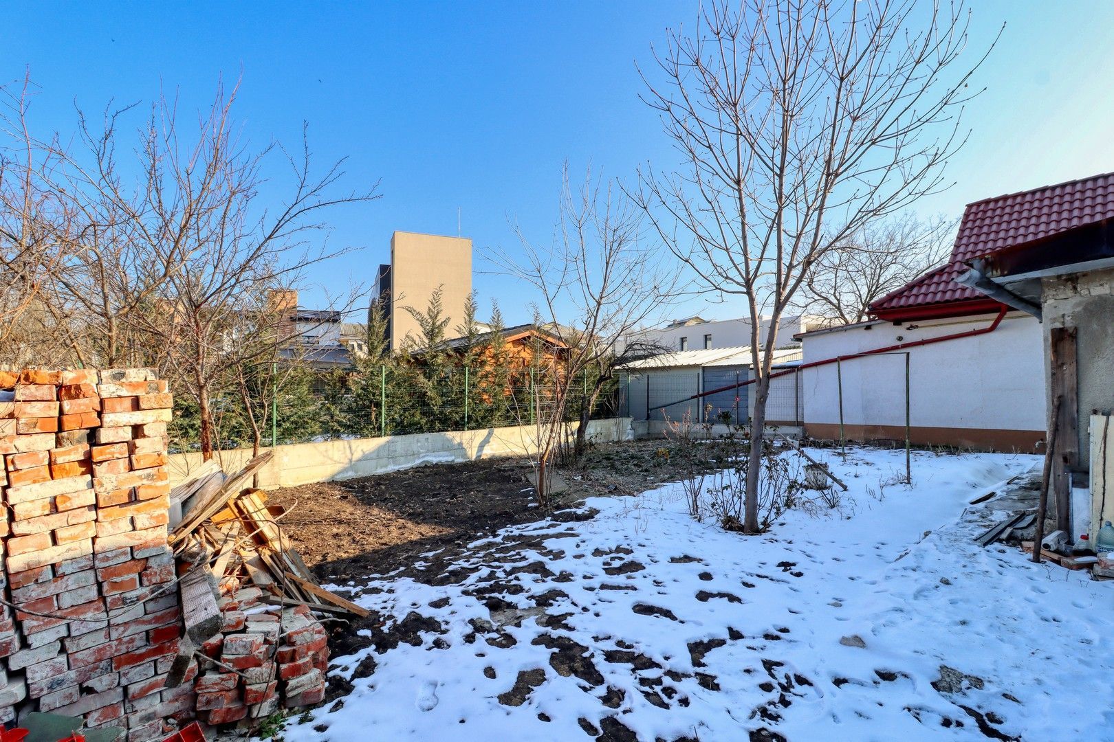 Centru- Casă boierească individuală- 5 camere si  451 mp teren - Poză 34