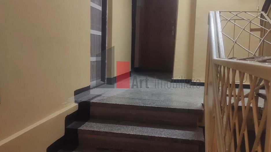 Vânzare apartament 3 camere Piața Reșița - Poză 1