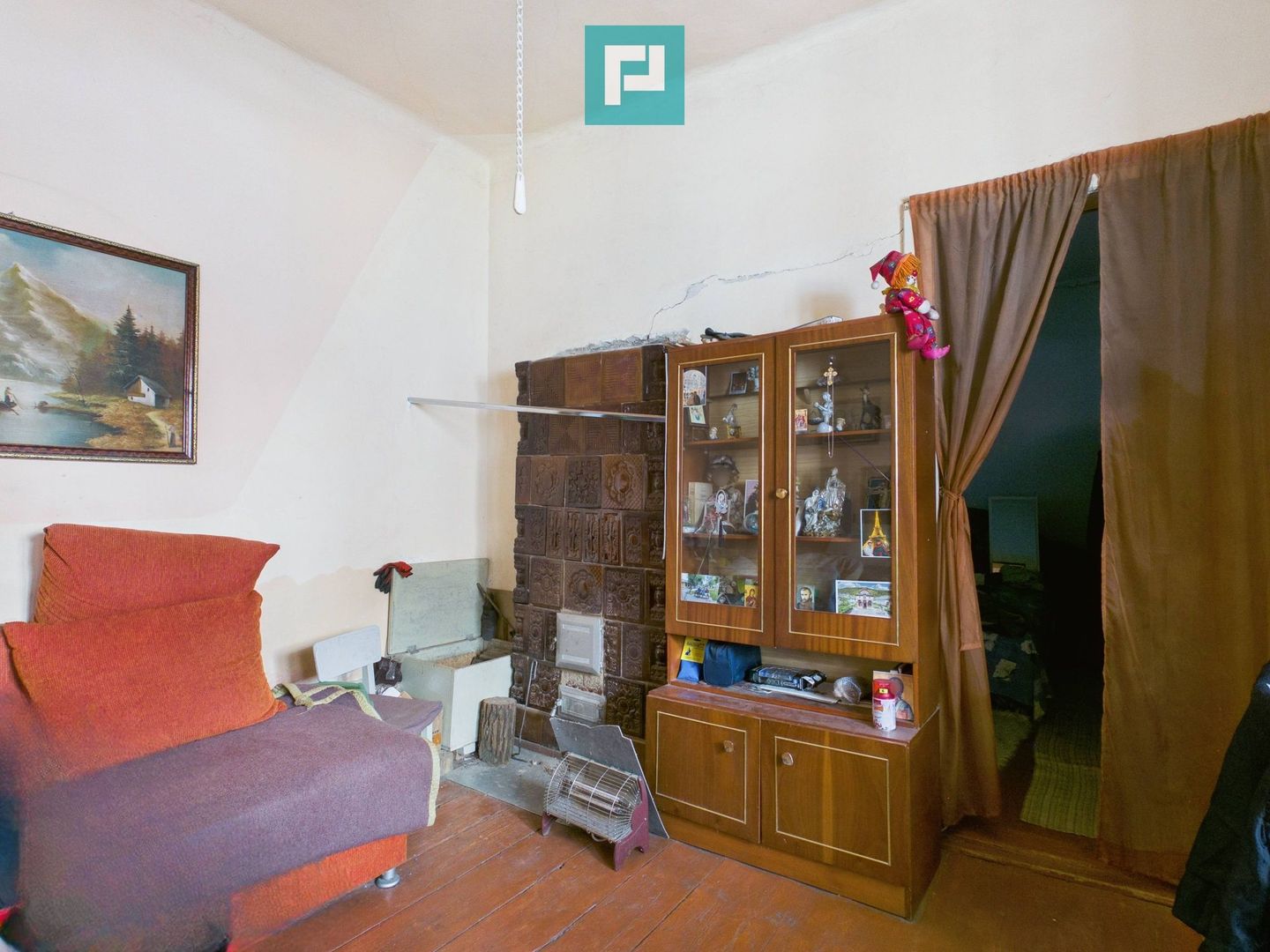 Apartament la curte comună în Aradul Nou - Poză 1