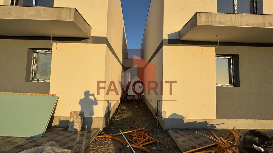 Comision 0%. Panouri si pompa de caldura. Despartit prin camera tehnica - Poză 2