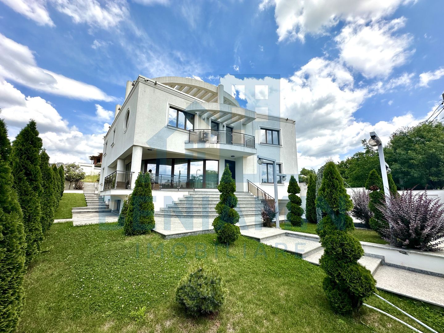 Vila impunatoare -Lux -Panoramic D+P+2 Hanul Doctorului 550mp - Poză 1
