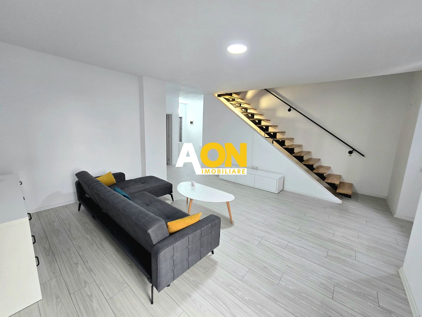 Apartament cu 3 Camere, Scară Interioară, Bloc Nou - Poză 3