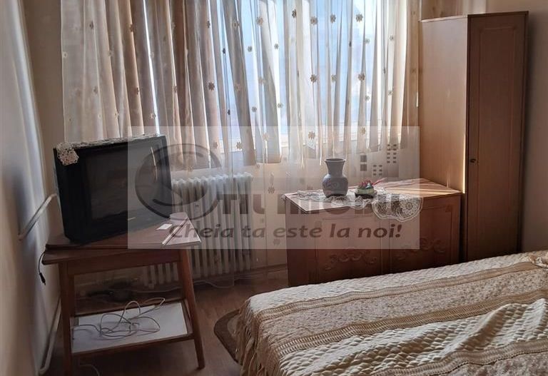 Apartament 2 camere Semidecomandat mobilat utilat zona Tatarasi Nord 85000 euro - Poză 4