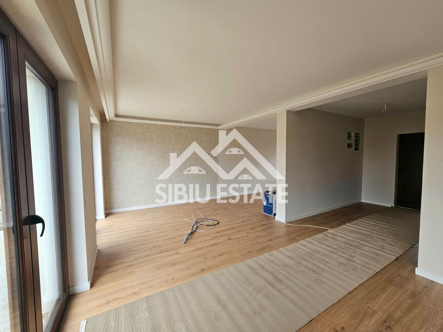 Casa noua amenajata, gata de mutare - Poză 5