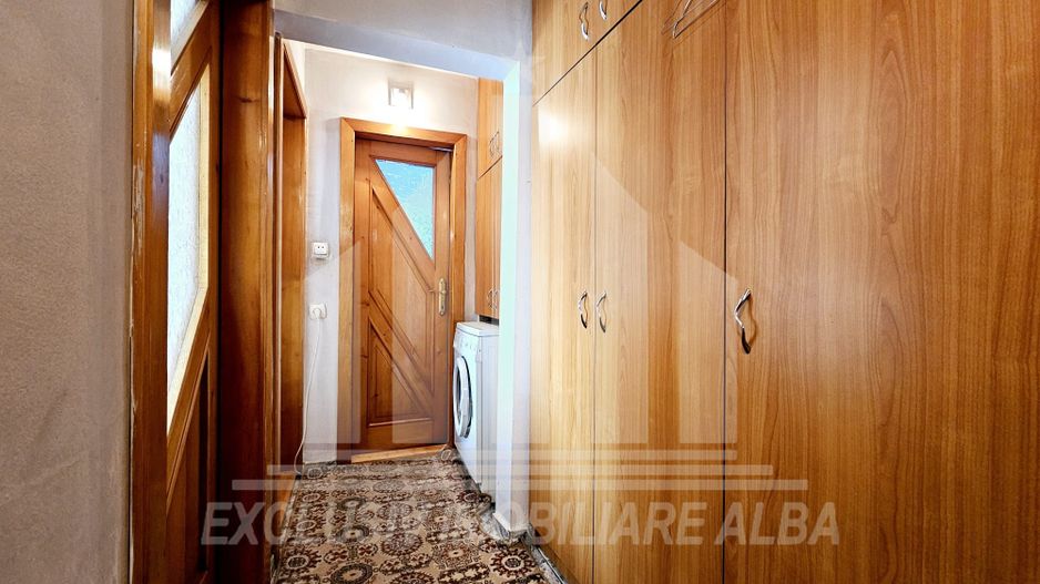 Apartament cu 3 camere decomandate, Cetate - Poză 3