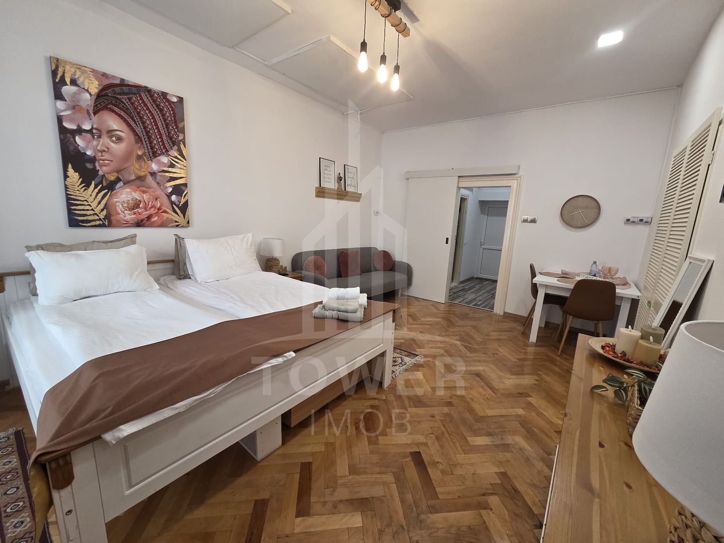 Garsonieră exclusivistă în Piața Mare cu vedere directă la Bradul de Crăciun - Poză 2