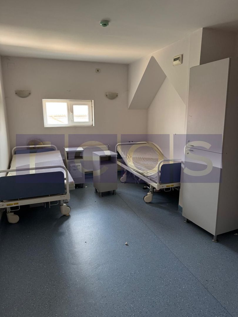 DE VÂNZARE VILĂ | OPORTUNITATE DE INVESTIȚIE | PRETABILĂ CENTRU BĂTRÂNI - Poză 63