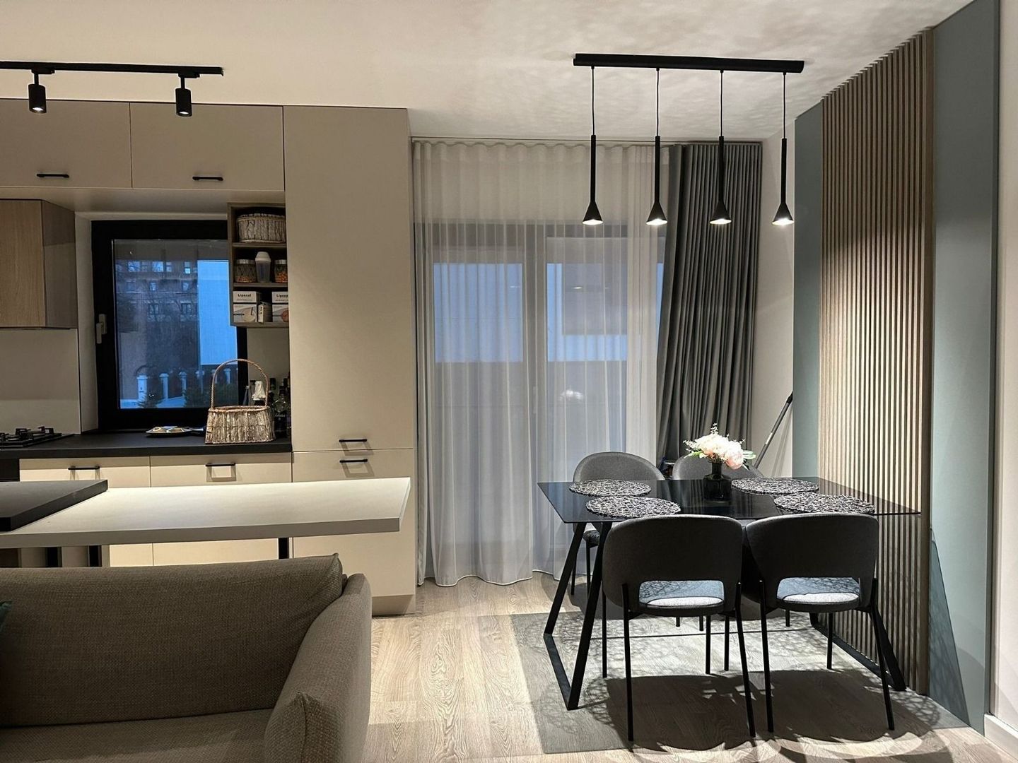 Apartament de Lux cu 4 Camere de Închiriat în Iancu Nicolae - Poză 2