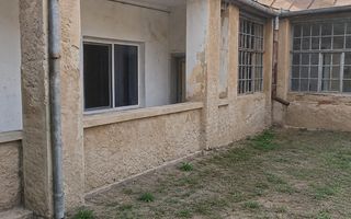 Casă de vânzare cu teren generos în Valea lui Mihai - Poză 10