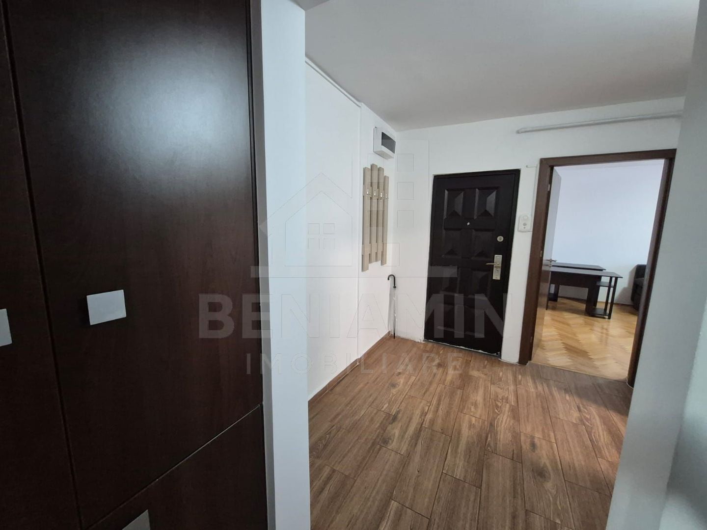 2Decomandate-Etaj2-Aer Conditionat-Mobilat-Utilat-Rovine-Posta - Poză 5