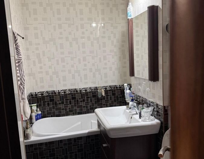 3 camere decomandat, metrou Titan la 2 minute, eliberabil octombrie - Poză 2