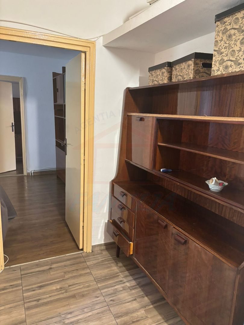 Inchiriere apartament semidecomandat 2 camere, Mazepa 1 - Poză 10