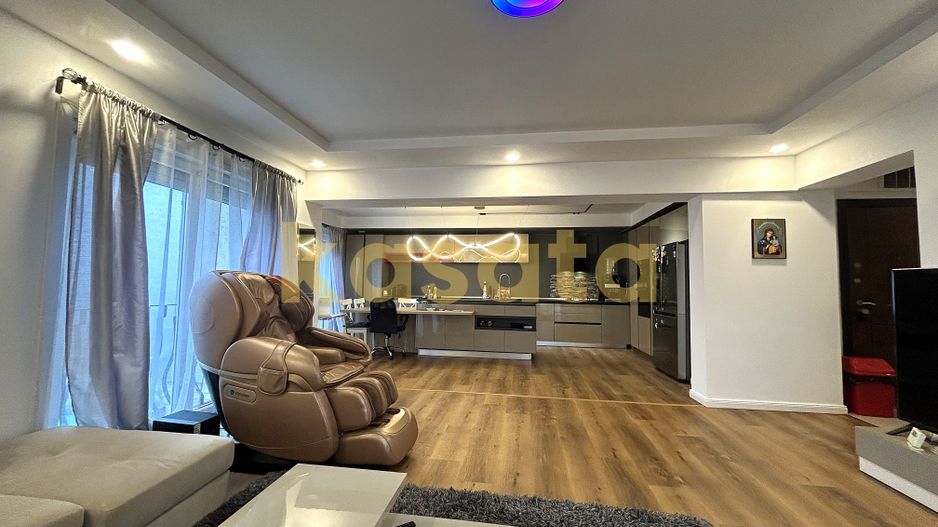 4 camere I Cosmopolis I 125 utili I vedere panormica I parcare - Poză 2