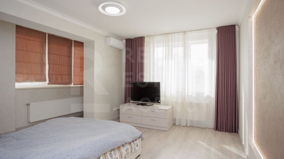 Spre vînzare apartament spațios, 2 dormitoare și living, sec. Botanica - Poză 26
