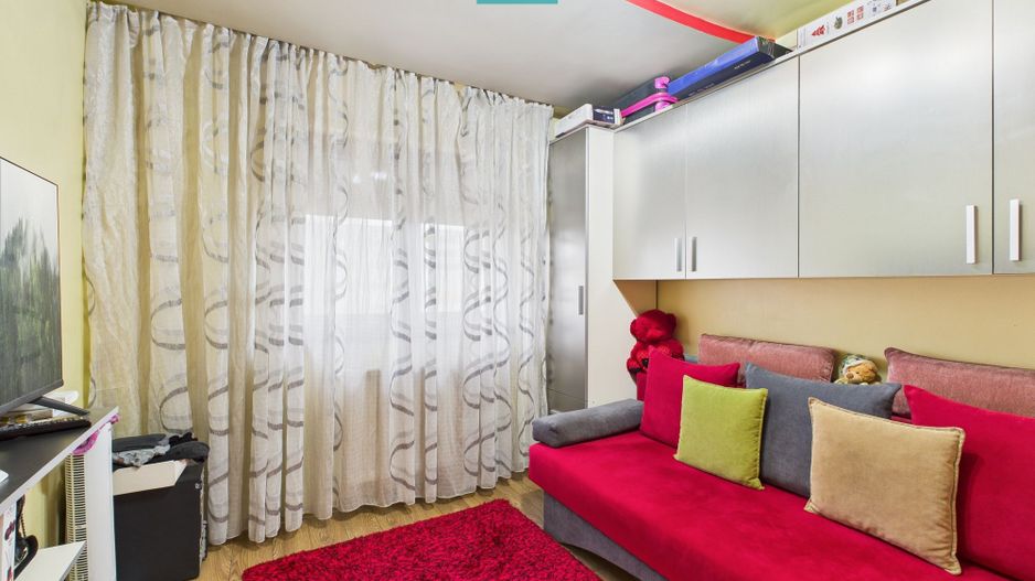 Apartament spațios cu 4 camere în Vlaicu - Poză 13