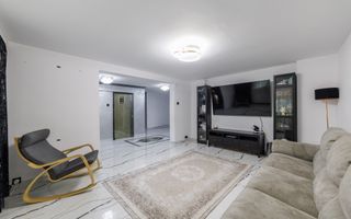 Proprietate cu 2 case si curte in Oarja, AG - Poză 3