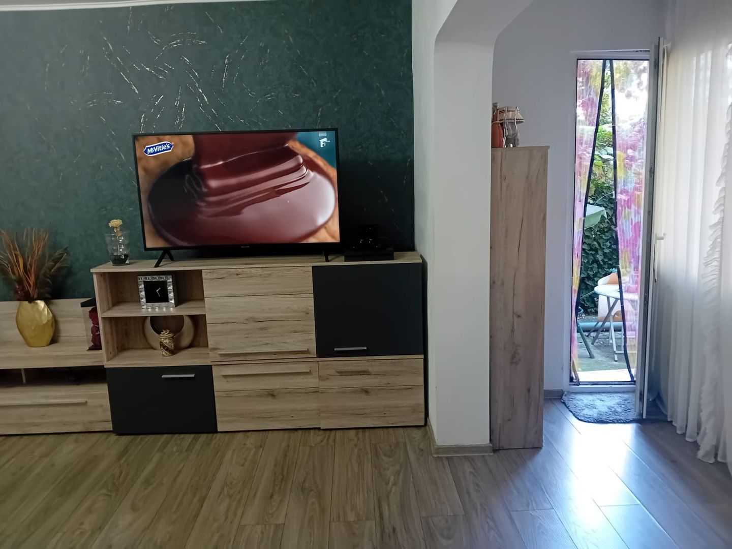 Spitalul Judetean | 3 Camere | Renovat-Mobilat-Utilat | Gradina - Poză 3