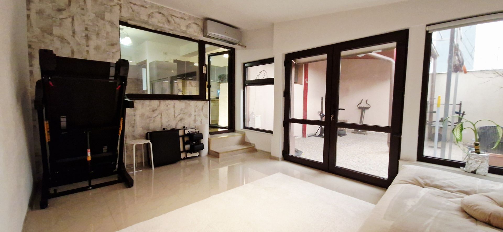 Apartament 3 camere | Curte proprie | 2 locuri parcare - Poză 4