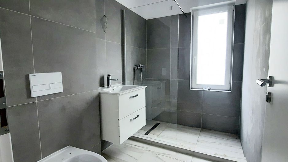 Apartament 2 camere cu curte proprie si loc de parcare - Poză 2