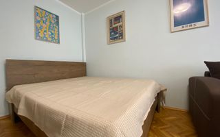 2 dormitoare, centrala proprie, bucatarie inchisa. Piața Libertatii. - Poză 12