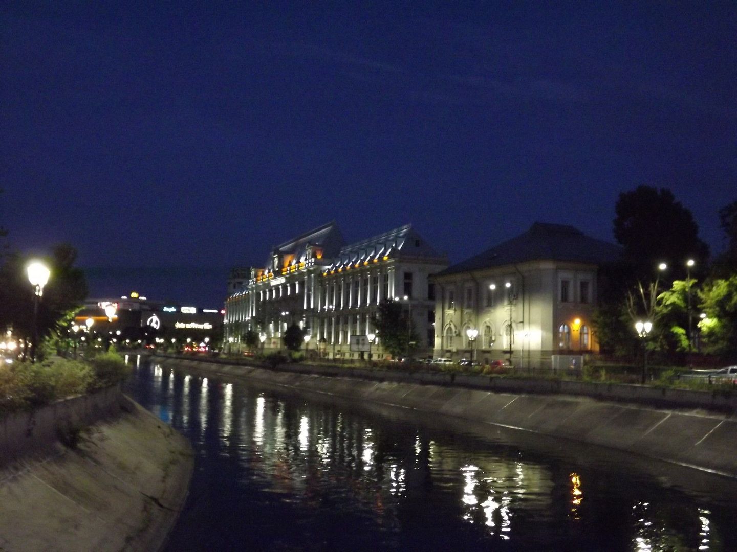 Palatul Parlamentulu Izvor | Cotroceni | Curte libera 300Mp |10 parcari in curte - Poză 75