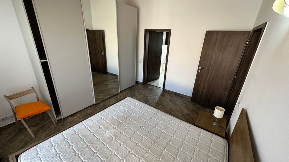 CASA SPATIOASA  CU GARAJ SI TEREN DE 600 MP - Poză 14