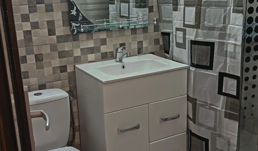 DE ÎNCHIRIAT - Garsonieră mobilată și utilată, zona Crucea Garii. - Poză 4