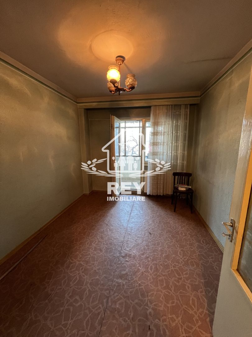 Apartament 4 camere decomandate 4 balcoane etaj 1 Str. Bâlea/Sibiu - Poză 4