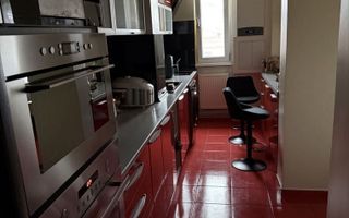 Apartament spațios în vilă | Piața Muncii | Curte proprie & garaj - Poză 6