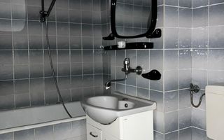 Apartament 3 camere decomandate si 2 bai, etaj intermediar - Poză 7