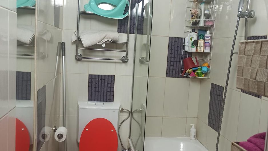 CASA CU 5 CAMERE ZONA DAMBU - Poză 11