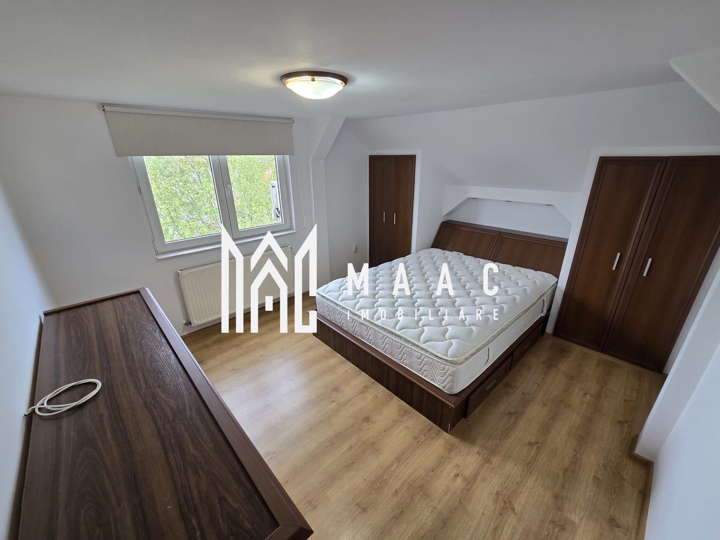 Apartament 3 camere decomandate 2 bai etaj 3 Zona Terezian - Poză 4