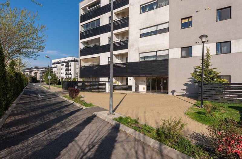 Apartament 4 camere In Natura cu gradina de 110 mp, boxa si 2 parcari - Poză 2