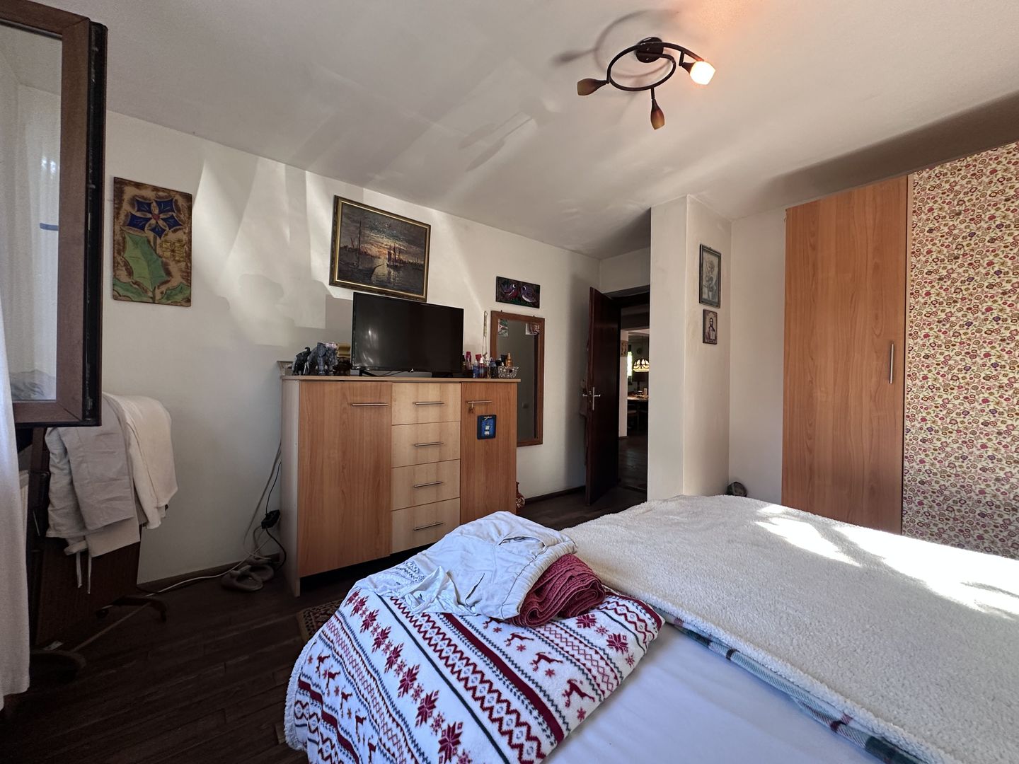 Vanzare casa in Pucioasa, Dâmbovița - 4 camere - teren 5.808 mp - Poză 4