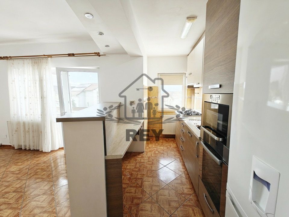 Apartament 4 camere cu garaj zona Strand- V.Aurie - Poză 26