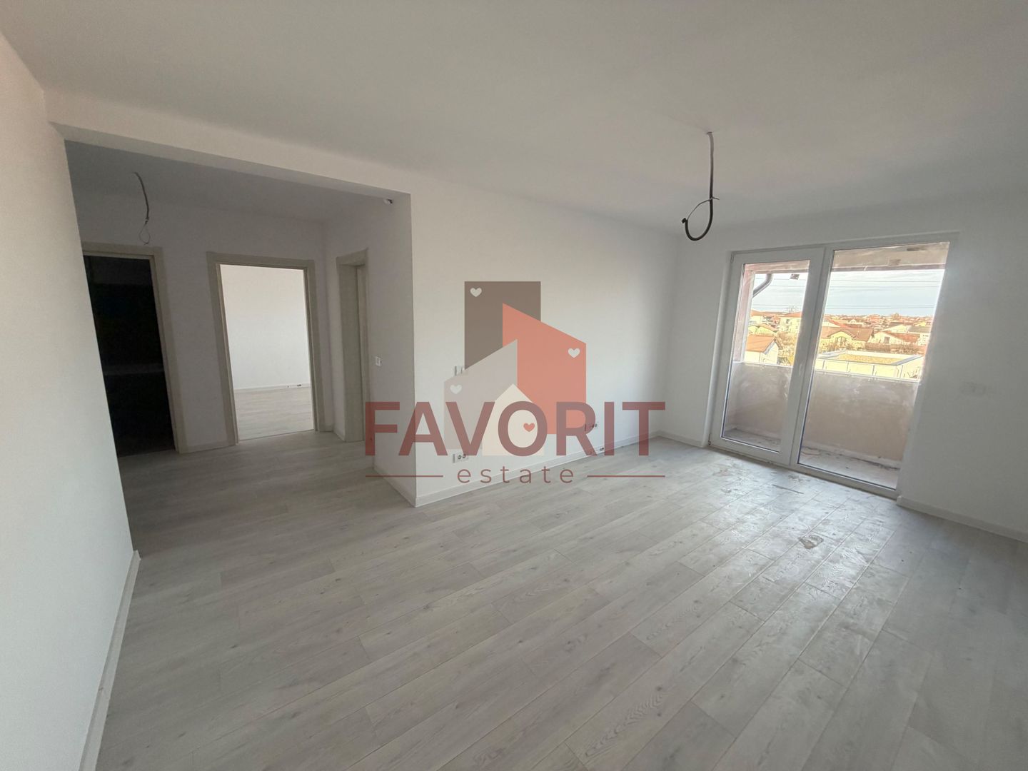 Decomandat. Disponibil imediat. Strada asfaltata - Poză 1