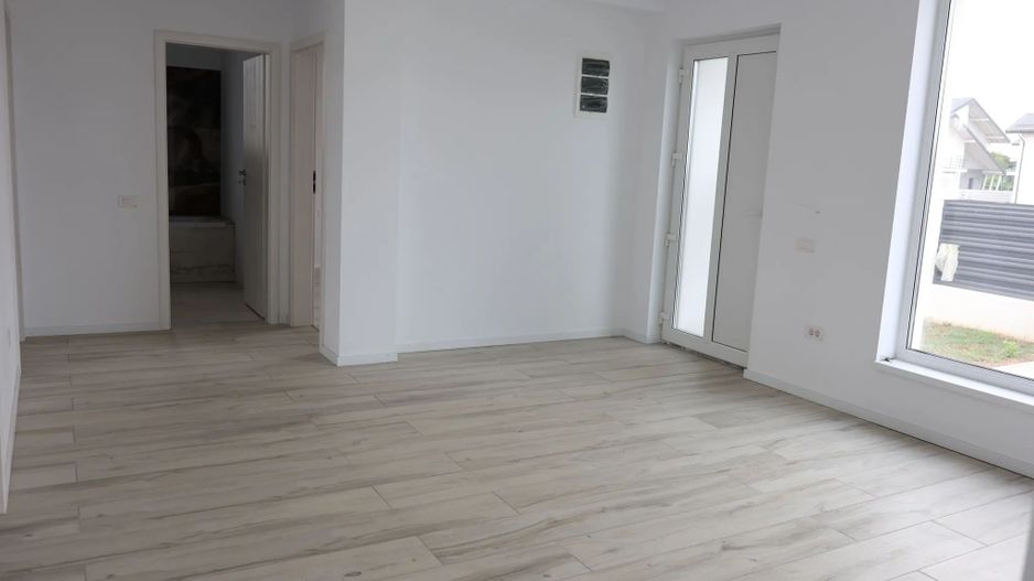 Casă / Vilă cu 4 camere de vânzare în Berceni - Poză 12